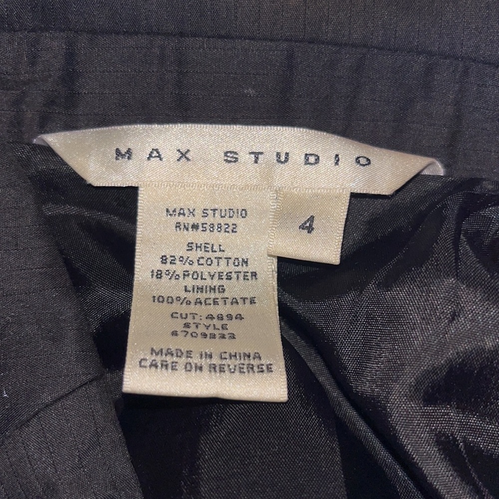 Max Studio solid black with pinstripe line Blazer jacket Size 4 EUC - Picture 5 of 5